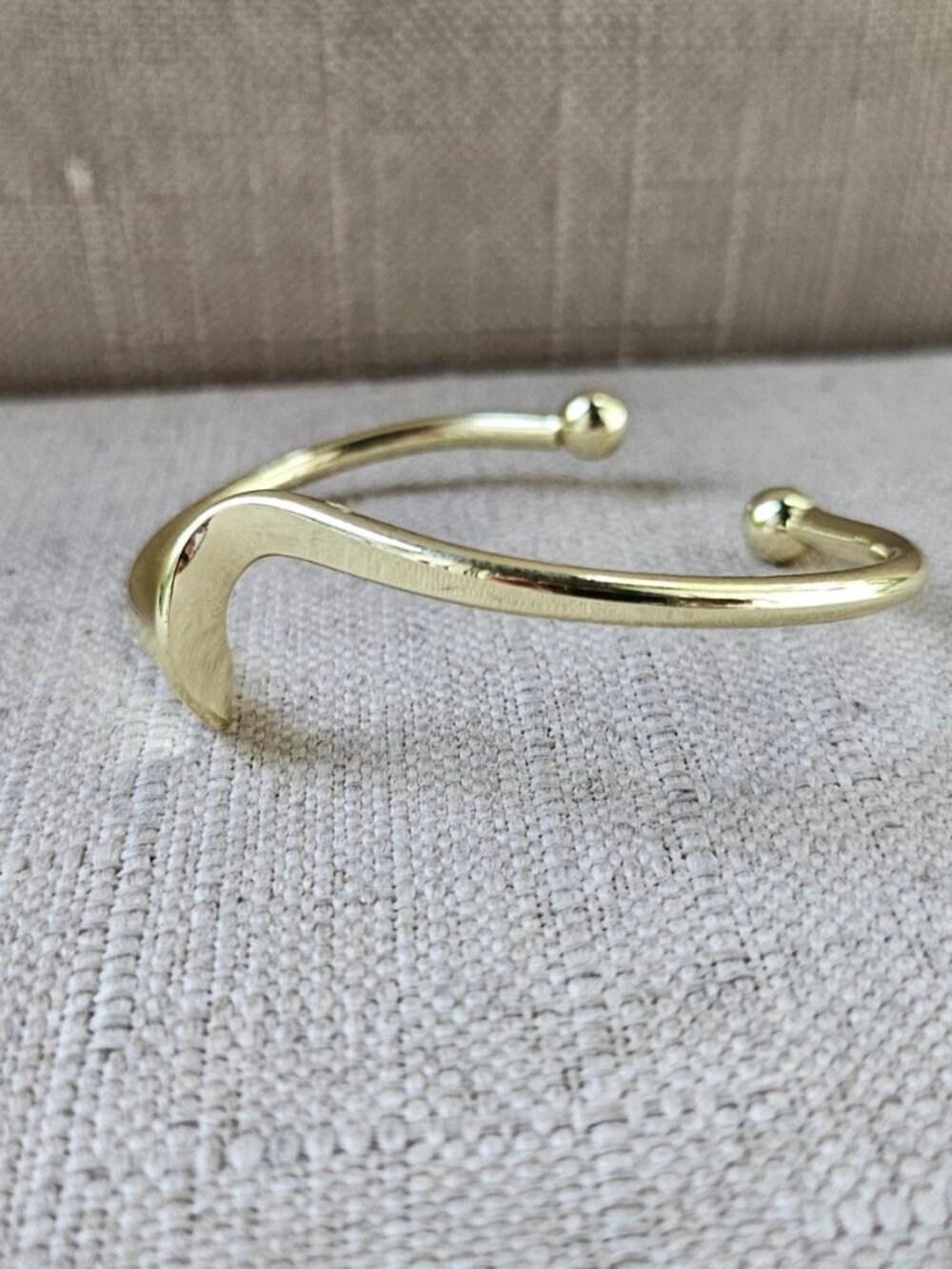Fashion Bracelet Gold Tone Fashion Wrist Jewelry Wristband Size 5.5 inches - Picture 6 of 10